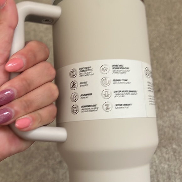 Stanley 40oz - Picture 2 of 4